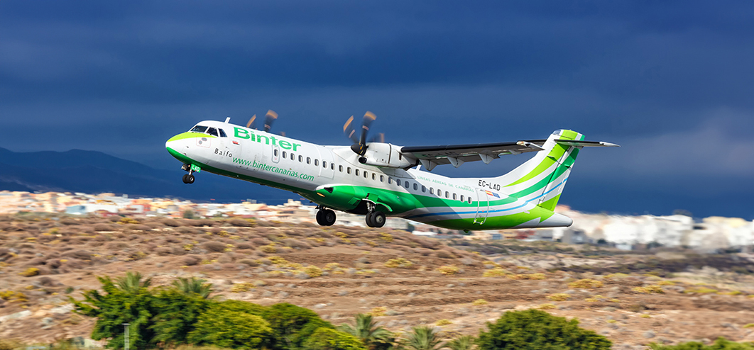 Avión despegando